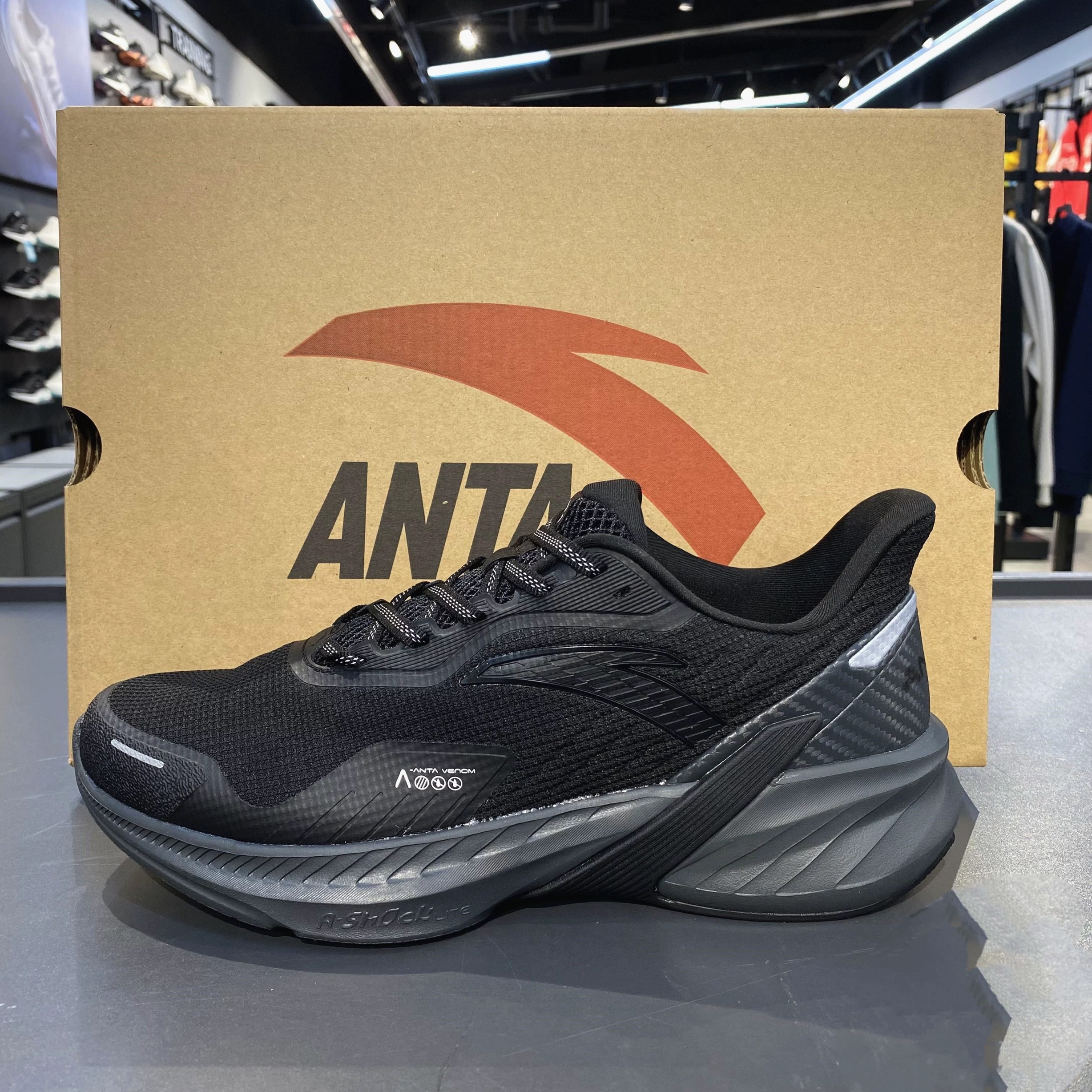 安踏毒刺4代跑步鞋男2025秋季季减震运动鞋网面透气男鞋112315520