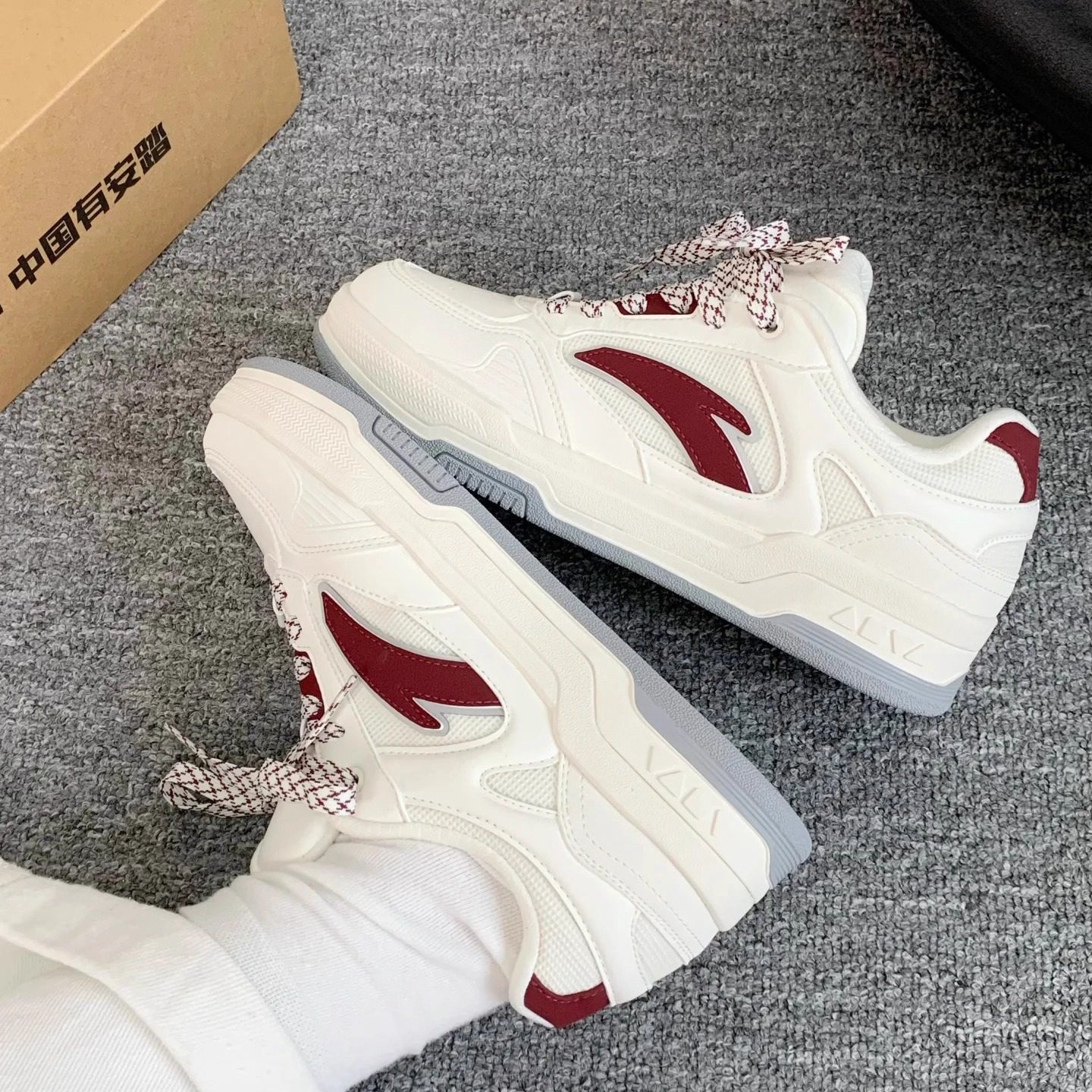 安踏赛博小众设计感面包板鞋女ins潮百搭滑板鞋白红色休闲运动鞋,运动鞋new,板鞋,淘宝优惠券,粉丝福利购,淘宝优惠卷