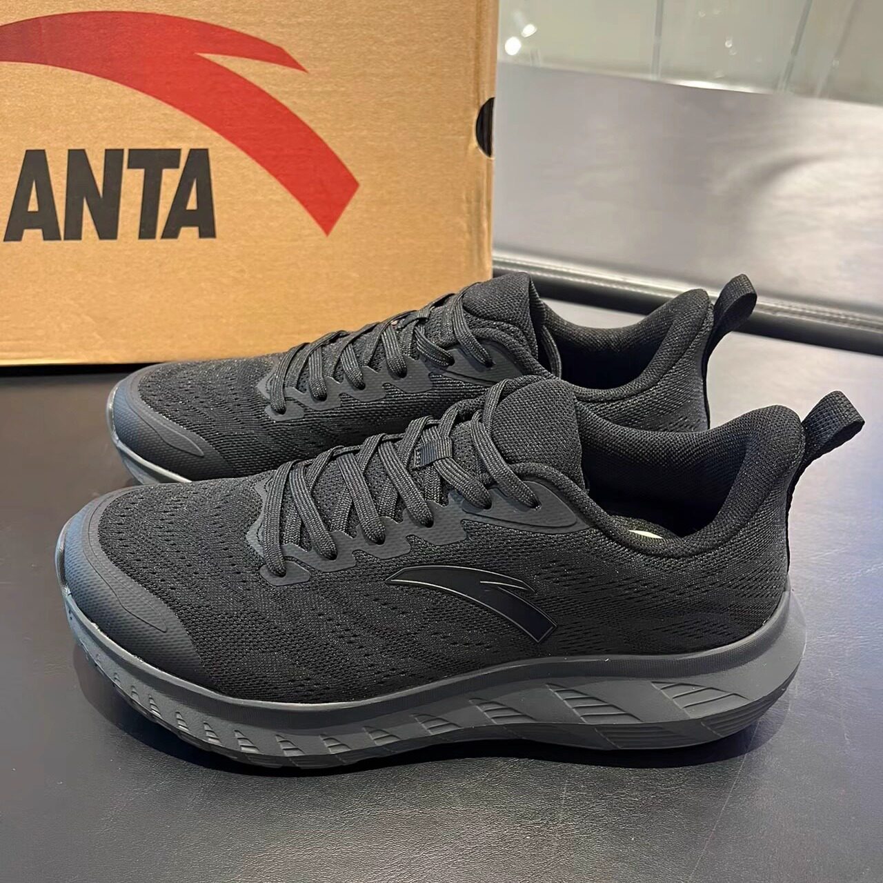 安踏轻云男鞋轻质缓震橡胶软底跑鞋网面透气黑色跑步鞋防滑运动鞋