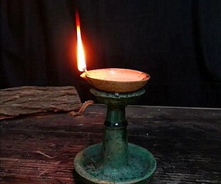 做旧烛台清代老油灯陶瓷酥油灯影视道具古典禅意装饰古代油灯盏