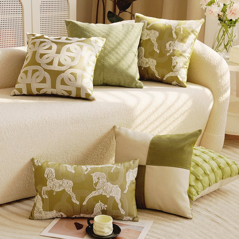 酒吧奶茶店绿色酒店大堂KTV骏马抱枕民宿沙发腰靠枕靠垫抱枕软装