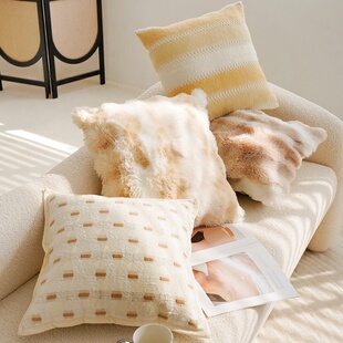 奶油色法式兔毛绒高级感轻奢复古抱枕套客厅沙发靠枕飘窗靠枕腰枕