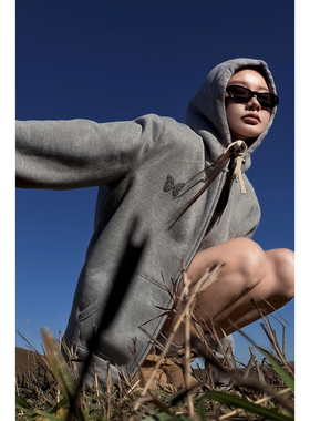 CHU楚妞[银蝶]豆腐绒蝴蝶烫钻长袖卫衣2026春季新款女开衫外套潮