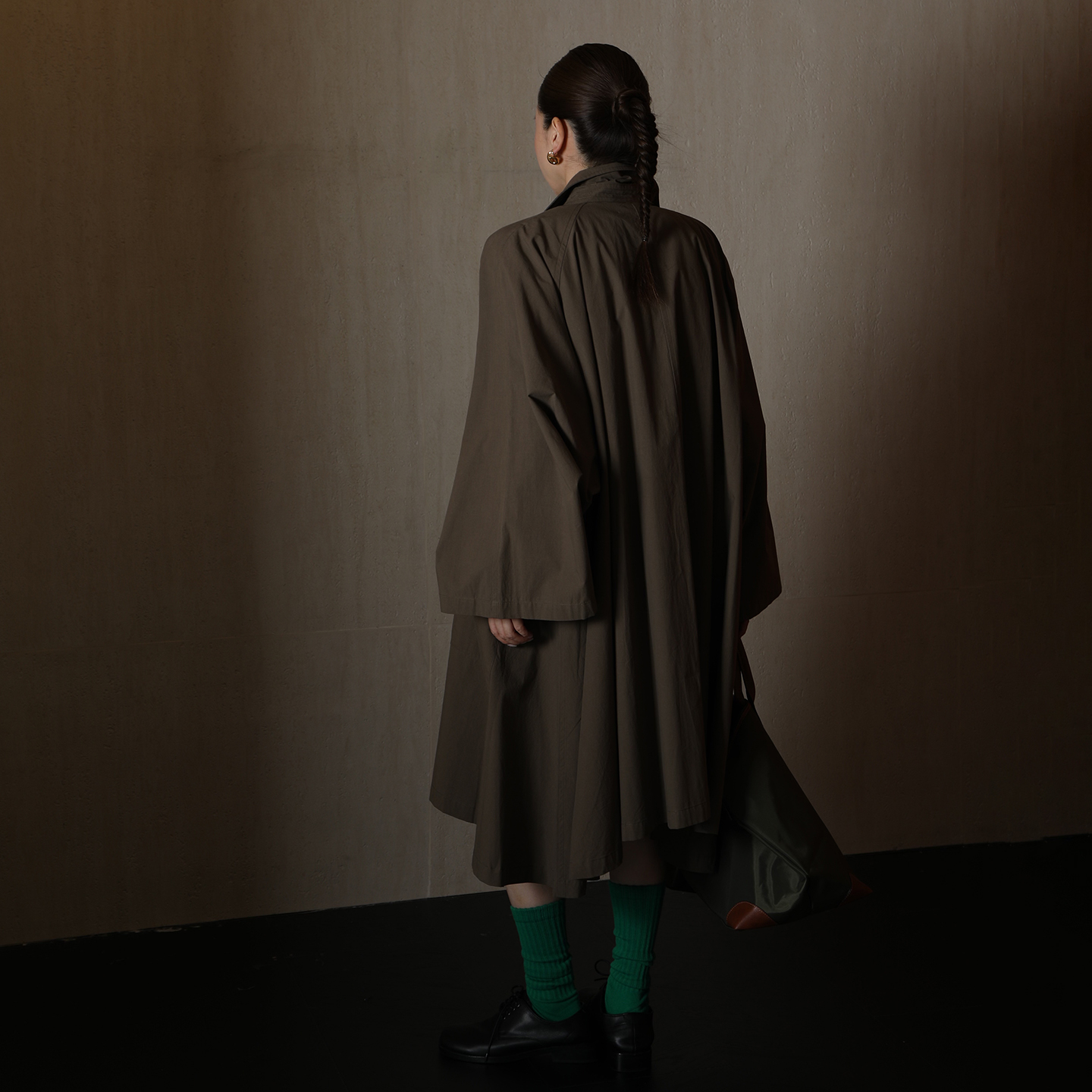 CHU楚妞[绿琉]阔版风衣2025新款女大摆型立领大衣秋季设计感外套