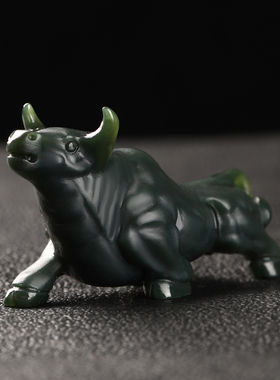 真品和田玉牛手把件新疆细料青玉原石立体牛把玩件牛气冲天摆件