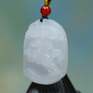 新疆金丝玉天山翠马上有福吊坠和田白玉马年生肖守护神挂件项链坠