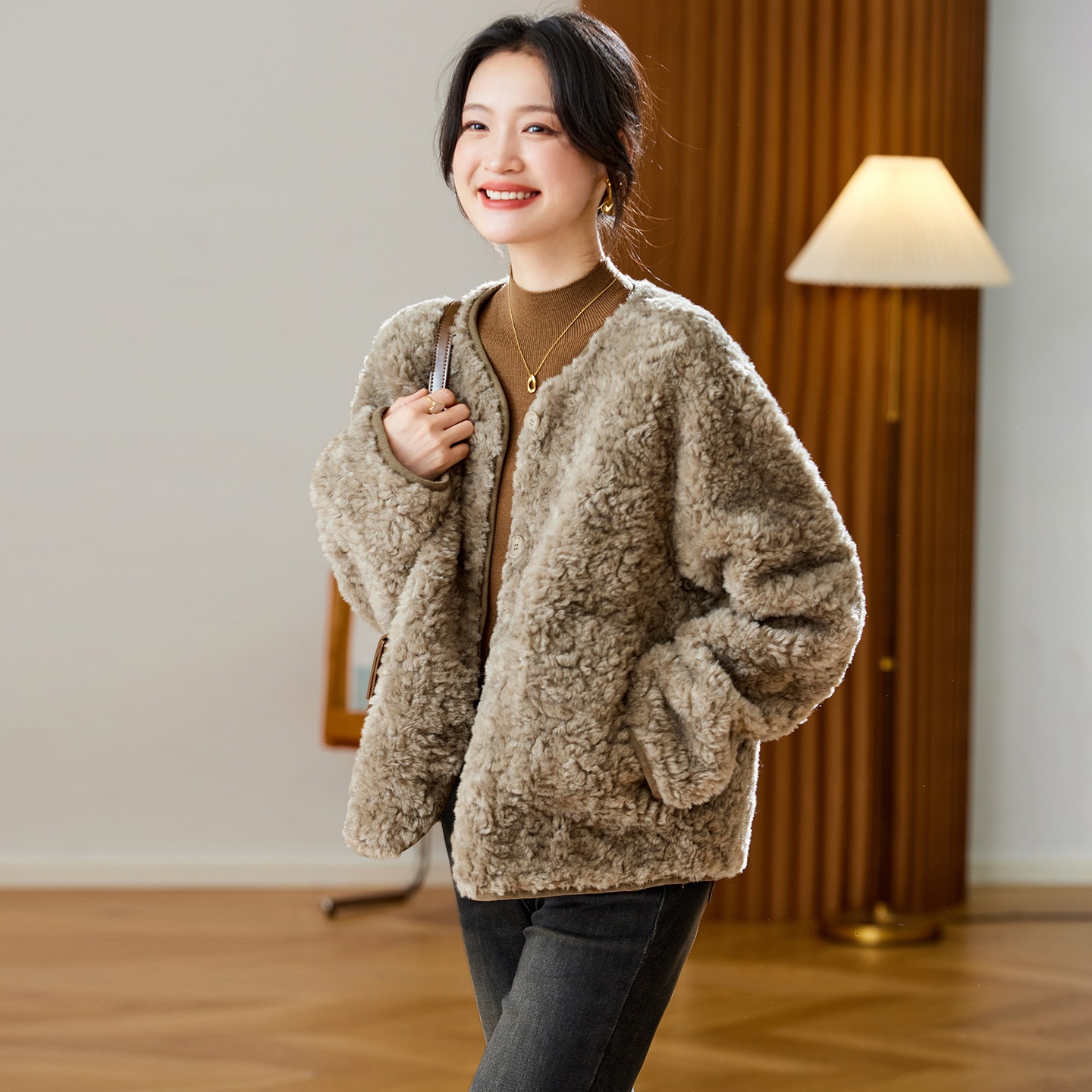 棉茧 皮毛外套女2025秋冬装新款毛呢外套上衣时尚羊羔毛圆领大衣