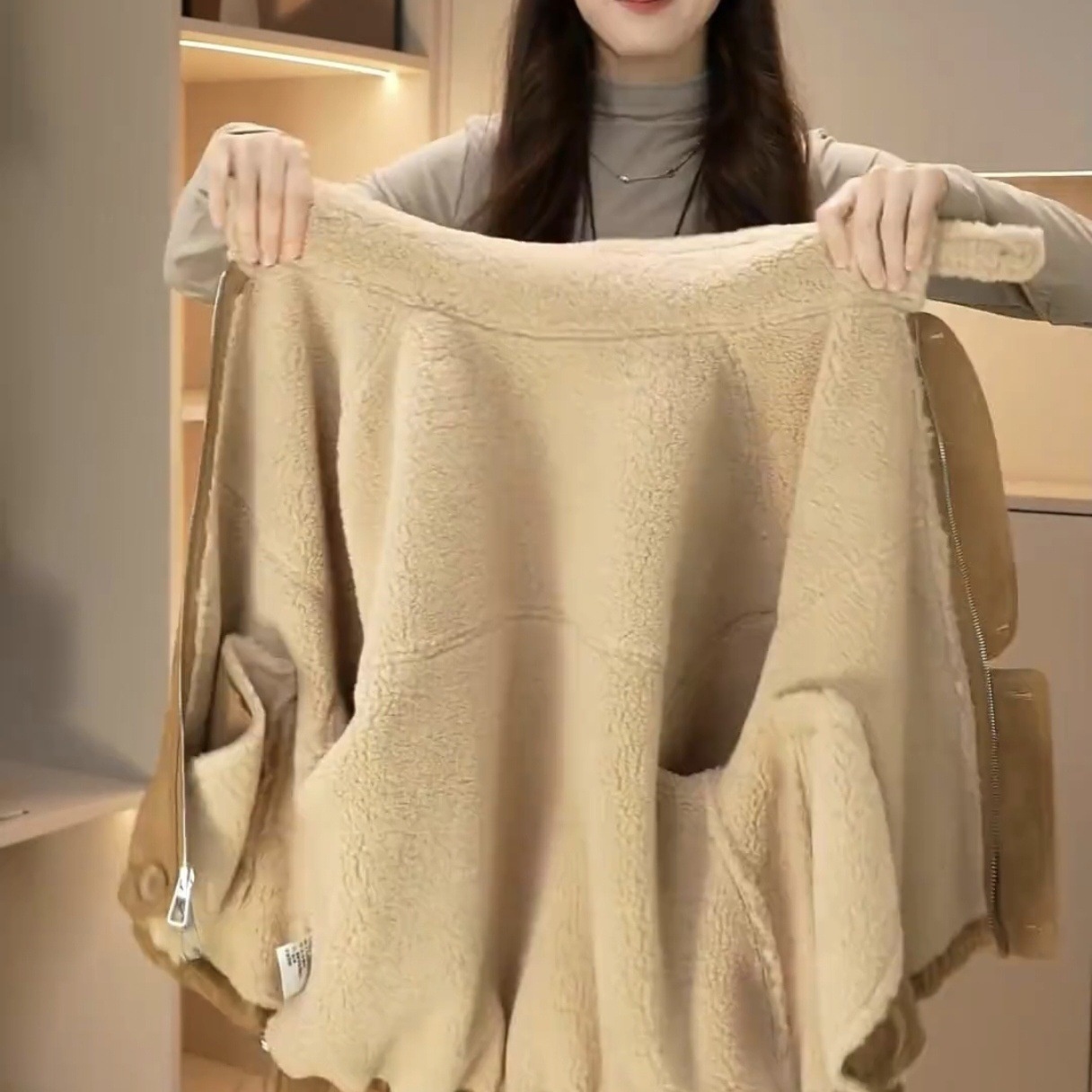 加绒加厚皮毛一体外套女2025冬季新款短款立领显瘦机车服夹克上衣