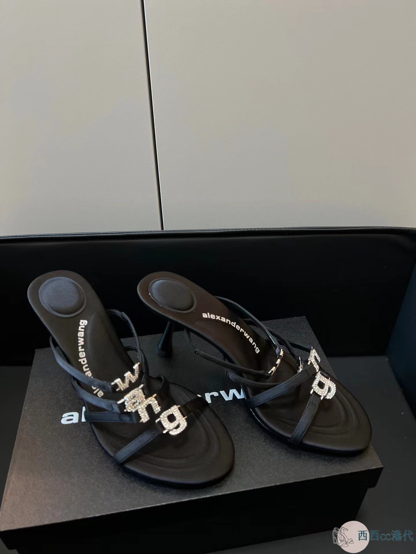 alexander wang/亚历山大王 新款水钻字母缎面凉鞋露趾女高跟鞋