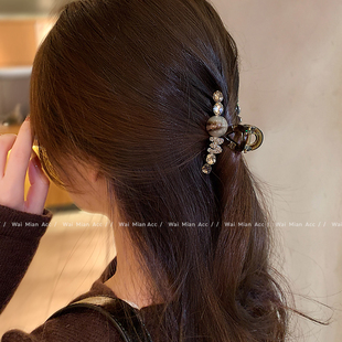 网红时尚镶钻中号抓夹女2025新款气质后脑勺半扎夹子轻奢百搭发夹