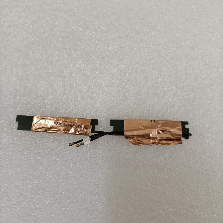 HP 13-an0051wm   AUX WLAN 天线电缆 L & R 025.901Al.0001/136