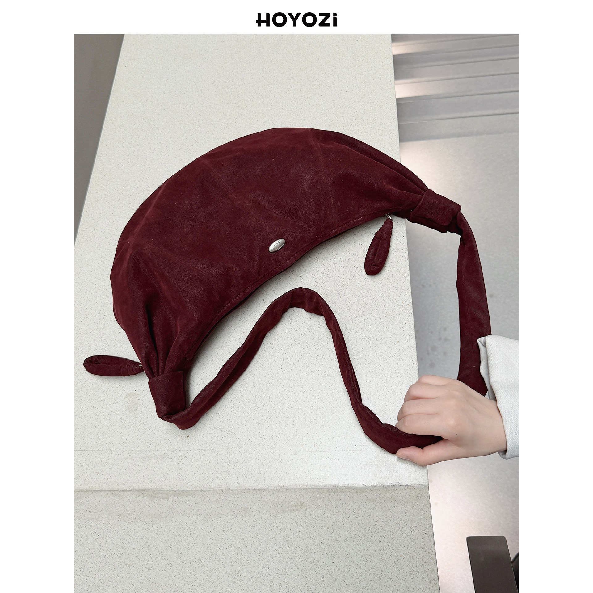 【小优家包包】HOYOZI秋冬红色牛角包包女式2025新款斜挎饺子腋下