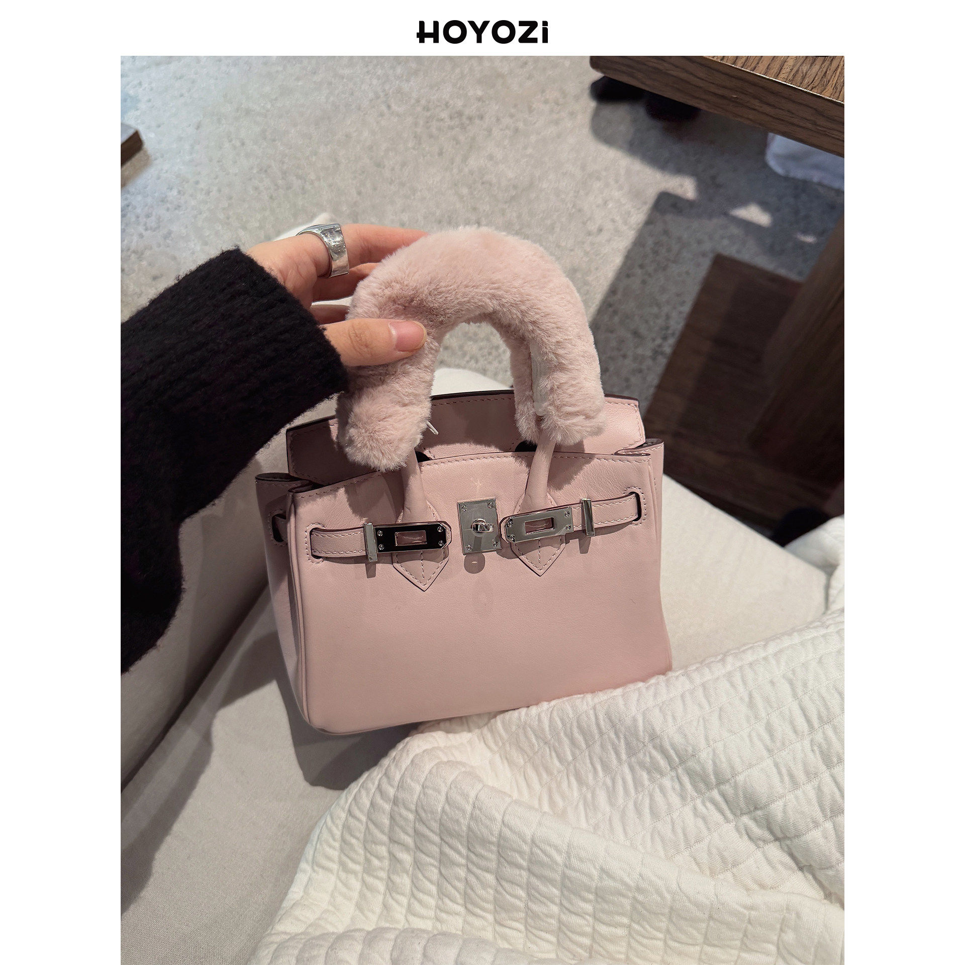 【小优家包包】HOYOZI真皮迷你毛毛托特包包女新款粉色斜挎小包包,箱包皮具/热销女包/男包,托特包,淘宝优惠券,粉丝福利购,淘宝优惠卷