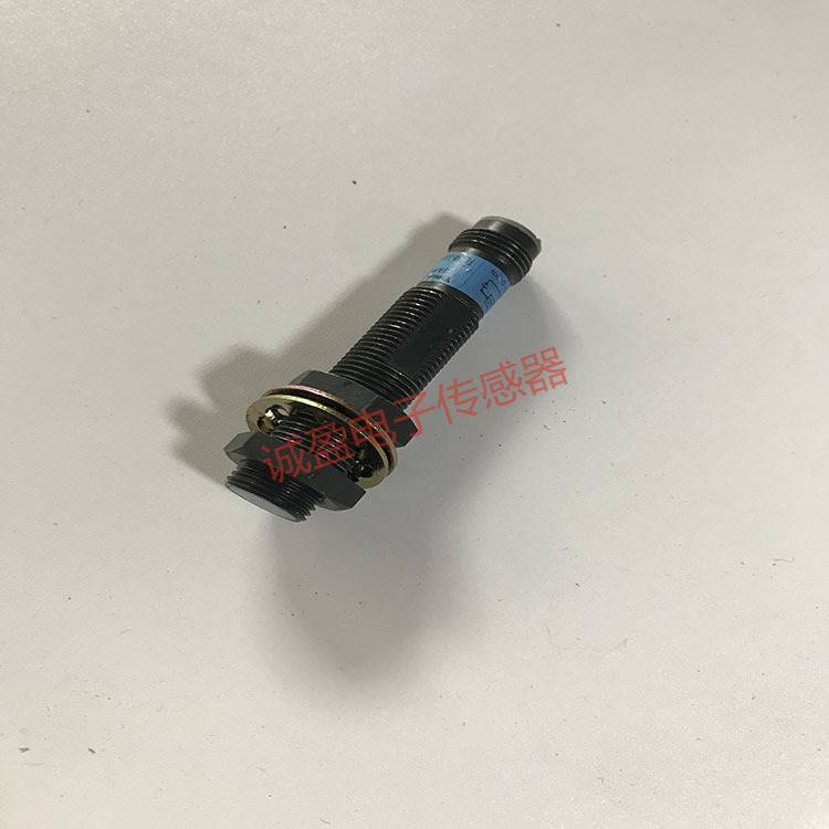 日本  电感式接近开关传感器 FL7M-3J6HWT-CN