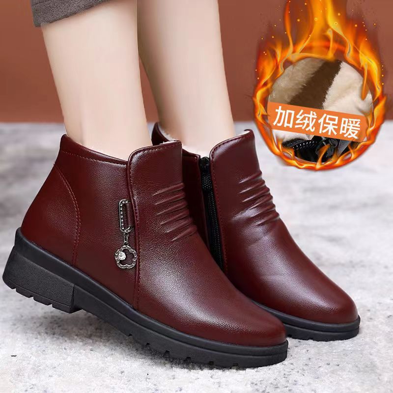 皮鞋女冬老人棉鞋子平跟妈妈短靴保暖中老年靴子绒毛加绒平底防滑