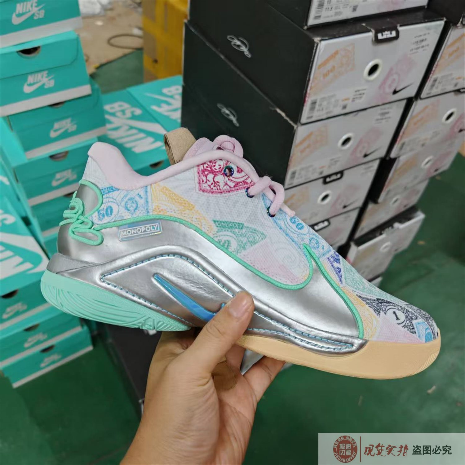Nike/耐克男LeBron 22 詹姆斯22代防滑实战篮球鞋FZ1098-100