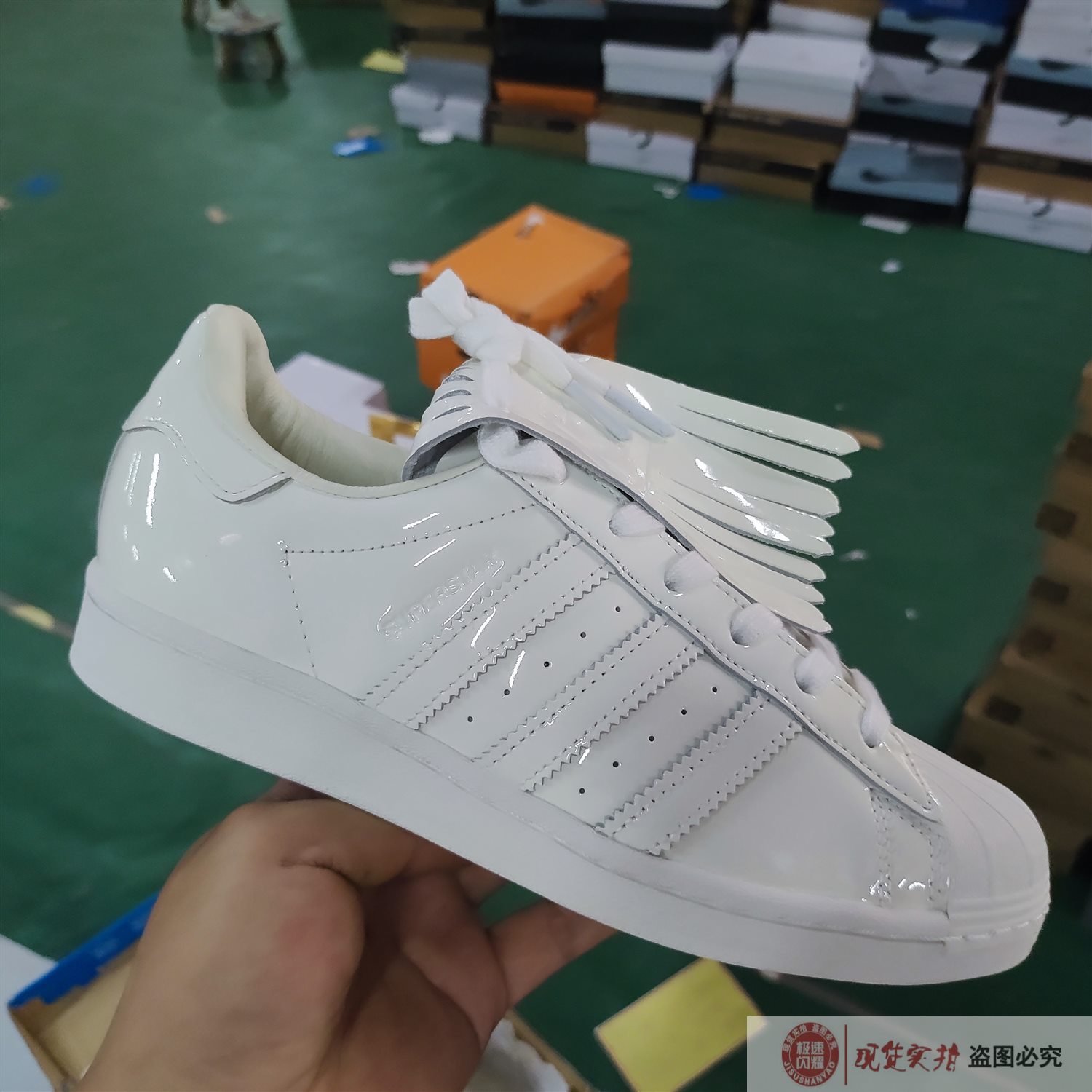 Adidas阿迪达斯女子休闲板鞋