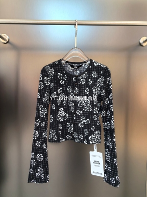 顺丰包邮 UTUH｜2026春夏新款黑色印花长袖T恤女修身显瘦打底衫