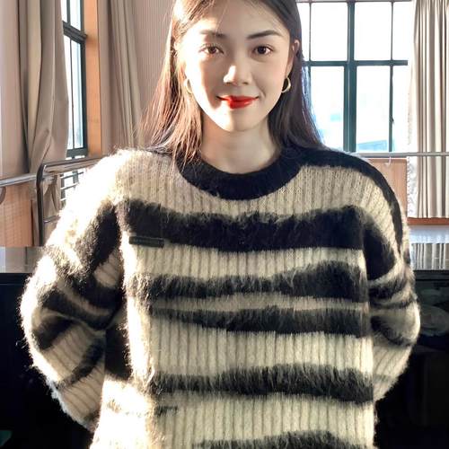 2024马海毛条纹针织衫情侣款