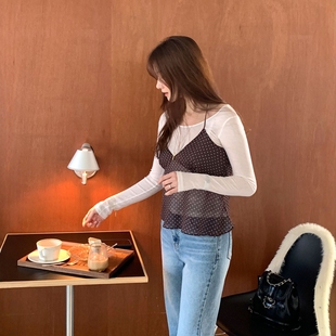 Haners家韩代购女时髦大气2026新品波点v领高腰显瘦吊带上衣