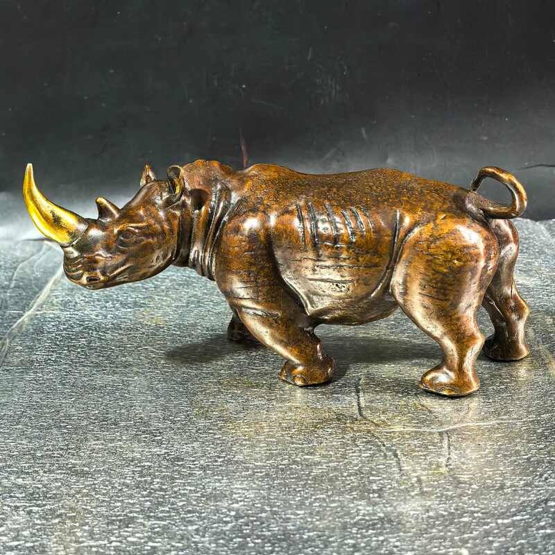 铜鎏金铜犀牛办公室摆件股市牛家居装饰办公室摆设
