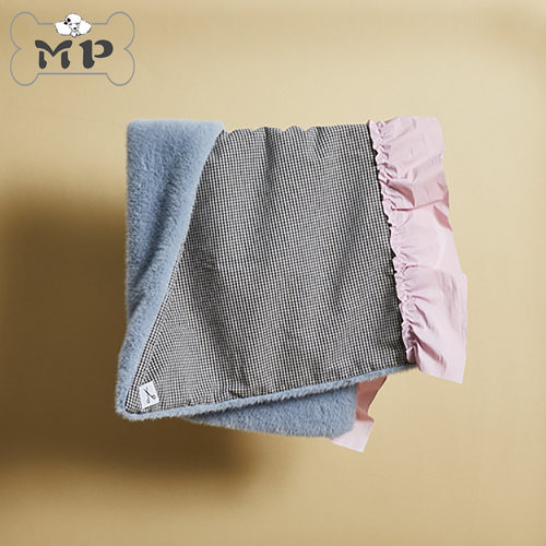 韩代宠物毛绒格纹粉蓝荷叶边毯子