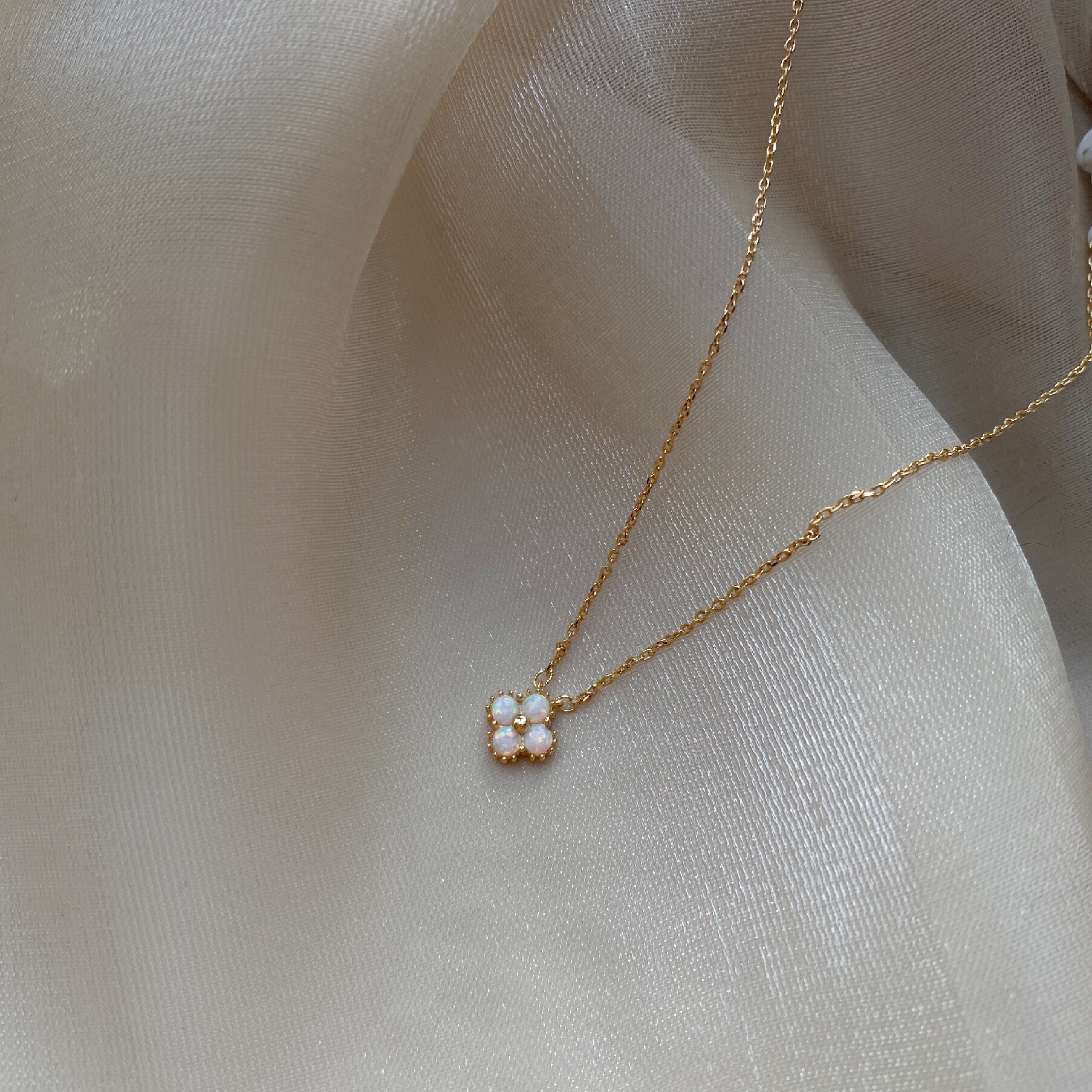 doggy acc/ 超爱这颗蛋白月光石14k金锁骨链仙女气质饰品个性吊坠