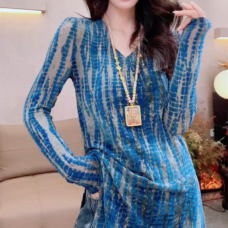 欧货中长款植绒V领长袖T恤女2025春季新款开叉设计感时尚显瘦上衣