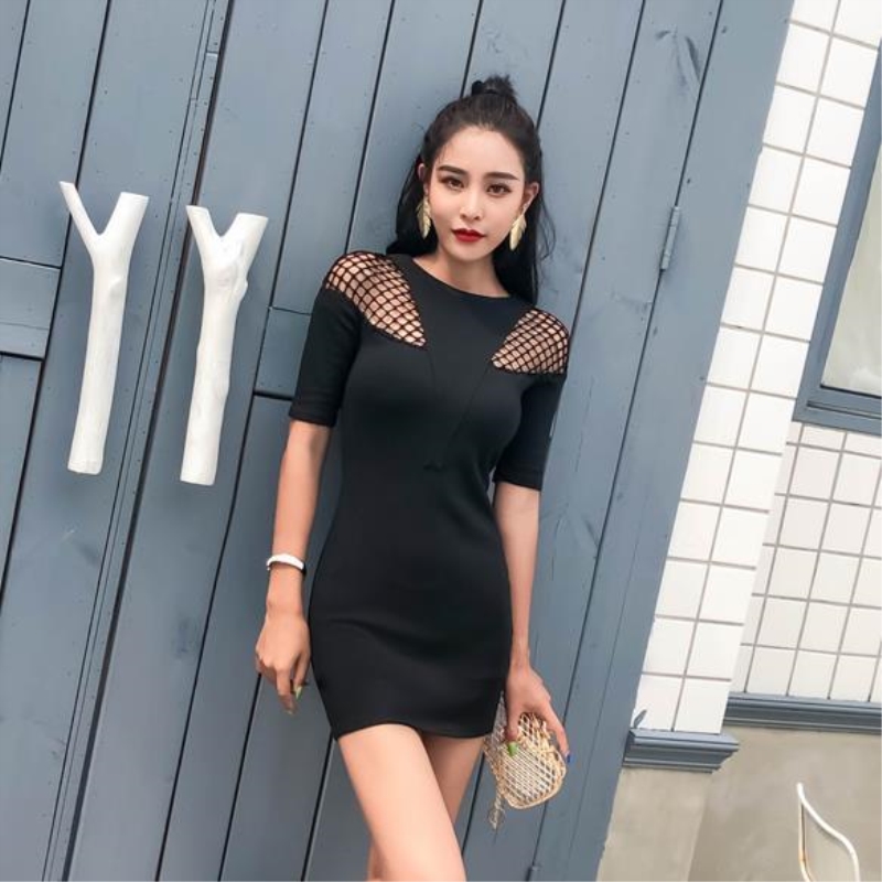 女人味今年流行连衣裙女夏2018新款渔网镂空修身显瘦短袖包臀短裙