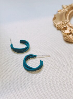 银针复古蓝色交叉圆圈耳环韩国个性简约少女磨砂日常适合圆脸耳饰