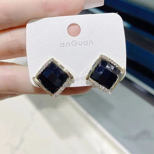 日韩气质水晶耳环女小众设计感耳扣耳钉2023年新款潮银针简约耳饰