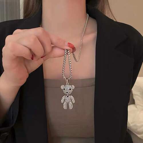 钛钢可爱小熊项链女ins嘻哈装饰毛衣链2021年新品潮长款秋冬饰品