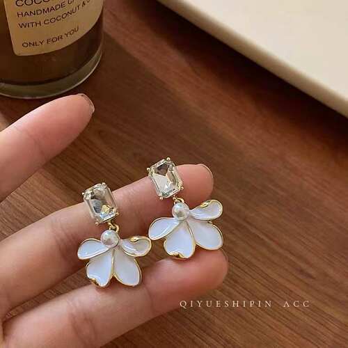 s925银针复古气质滴油花瓣耳钉2022新品女锆石小清新耳钉耳环饰品