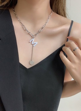 字母钛钢百搭冷淡风配饰毛衣链