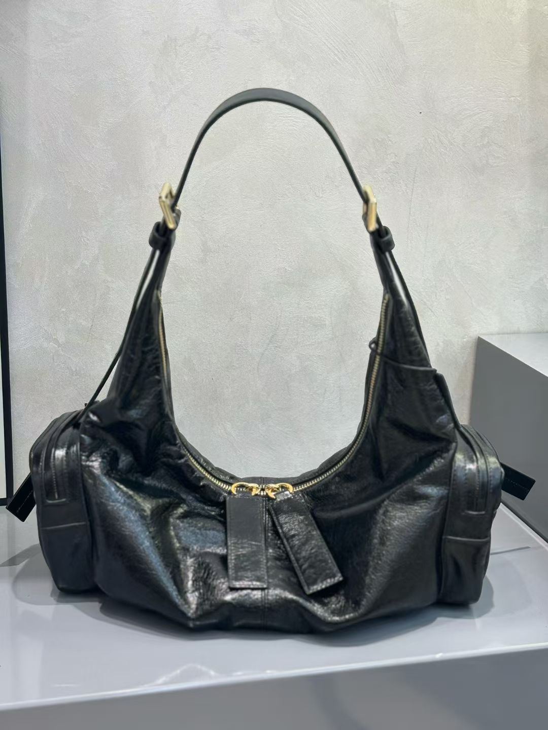 2025新款欧美时尚真皮腋下机车包Hobo休闲高级感头层牛皮单肩包女