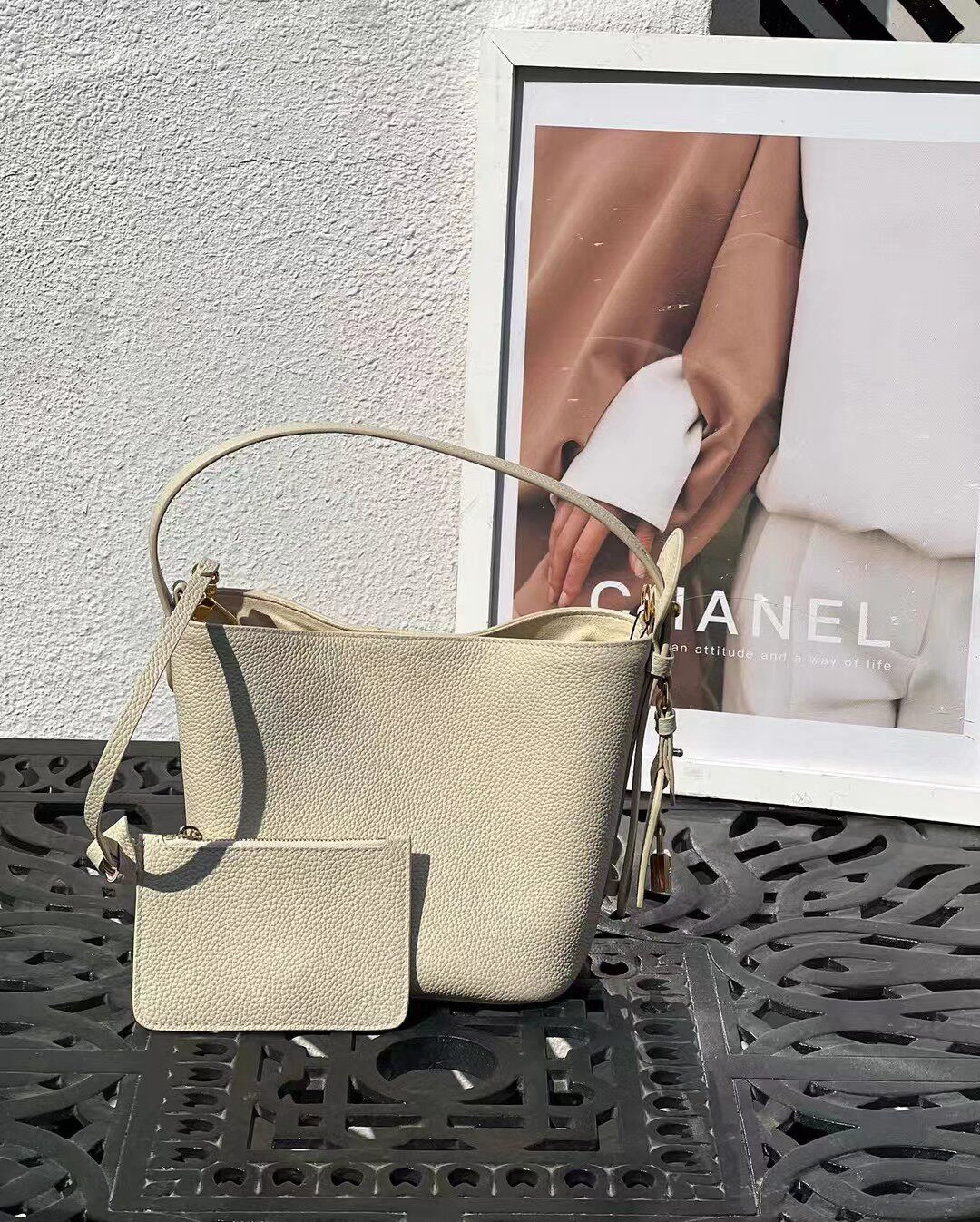 2026新款真皮水桶包女高级感小众设计头层牛皮单肩斜挎轻便手提包