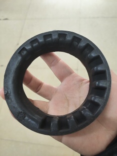 老捷达后减铁盖后减弹簧盖胶垫后减弹簧压盖后减震器弹簧上座正品