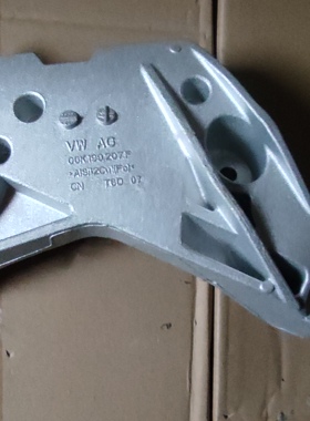 13-27迈腾途观途岳帕萨特途昂高尔夫Q3途安CC凌度发动机支架正品