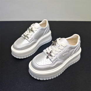 休闲运动板鞋 2025春新款 增高松糕鞋 女6cm水钻时尚 圆头厚底小白鞋