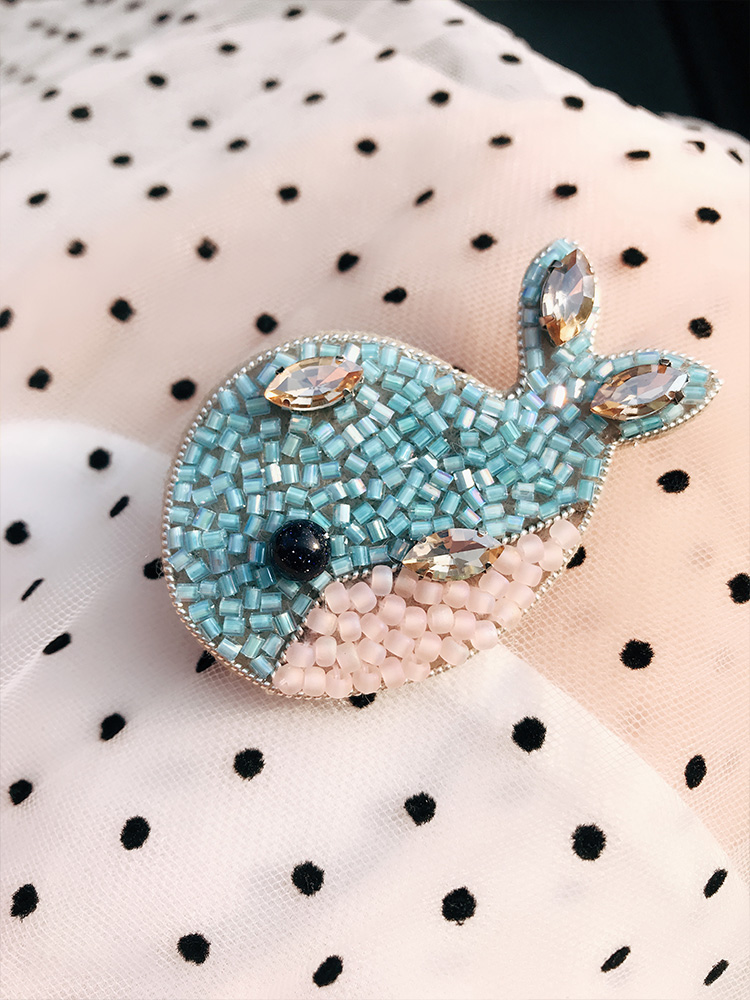 视频 1063-2鲸鱼珠绣胸针法式刺绣胸花丝巾扣别针手工diy材料包