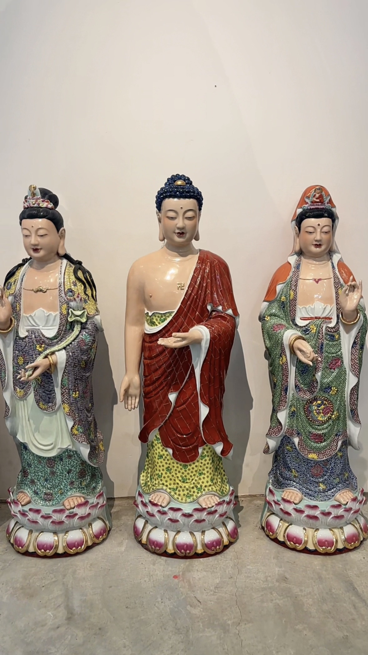 景德镇陶瓷器西方三圣全身雕像阿弥陀佛观世音大势至菩萨供奉摆件