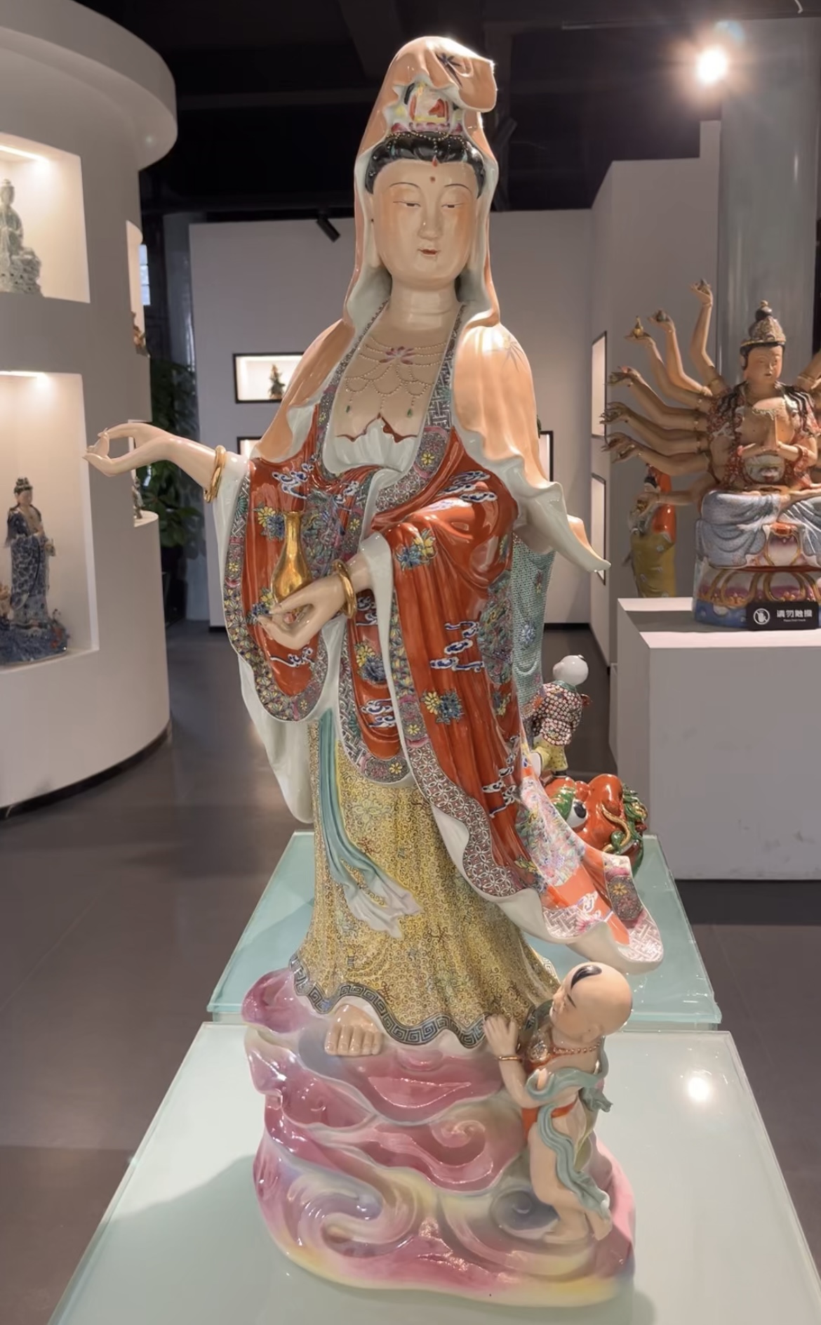 站云观音菩萨神像摆件粉彩童子拜观音景德镇陶瓷居家供奉佛像99cm