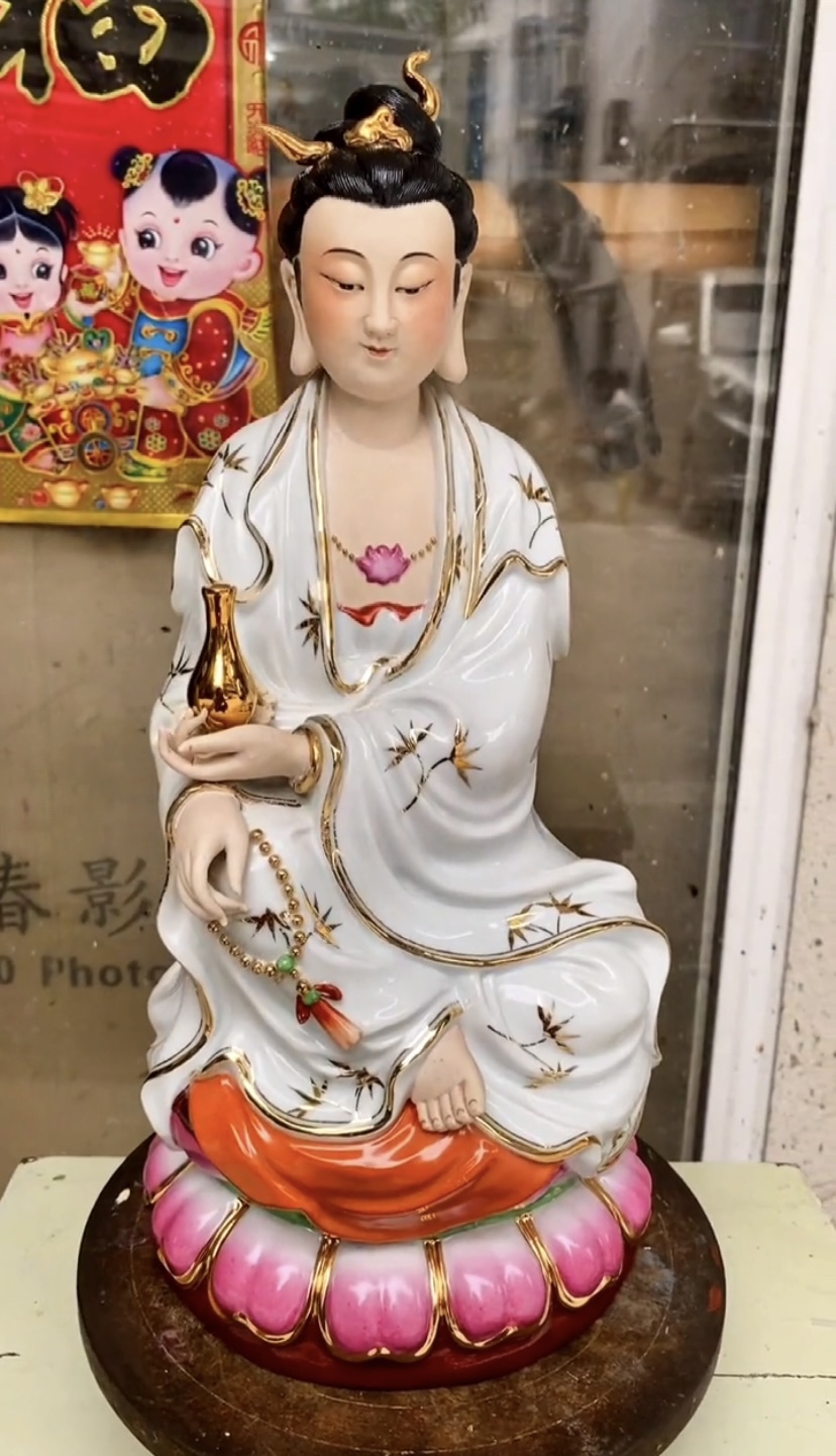 手拿玉净瓶观音菩萨景德镇陶瓷器观世音家用神像佛像居家供奉摆件
