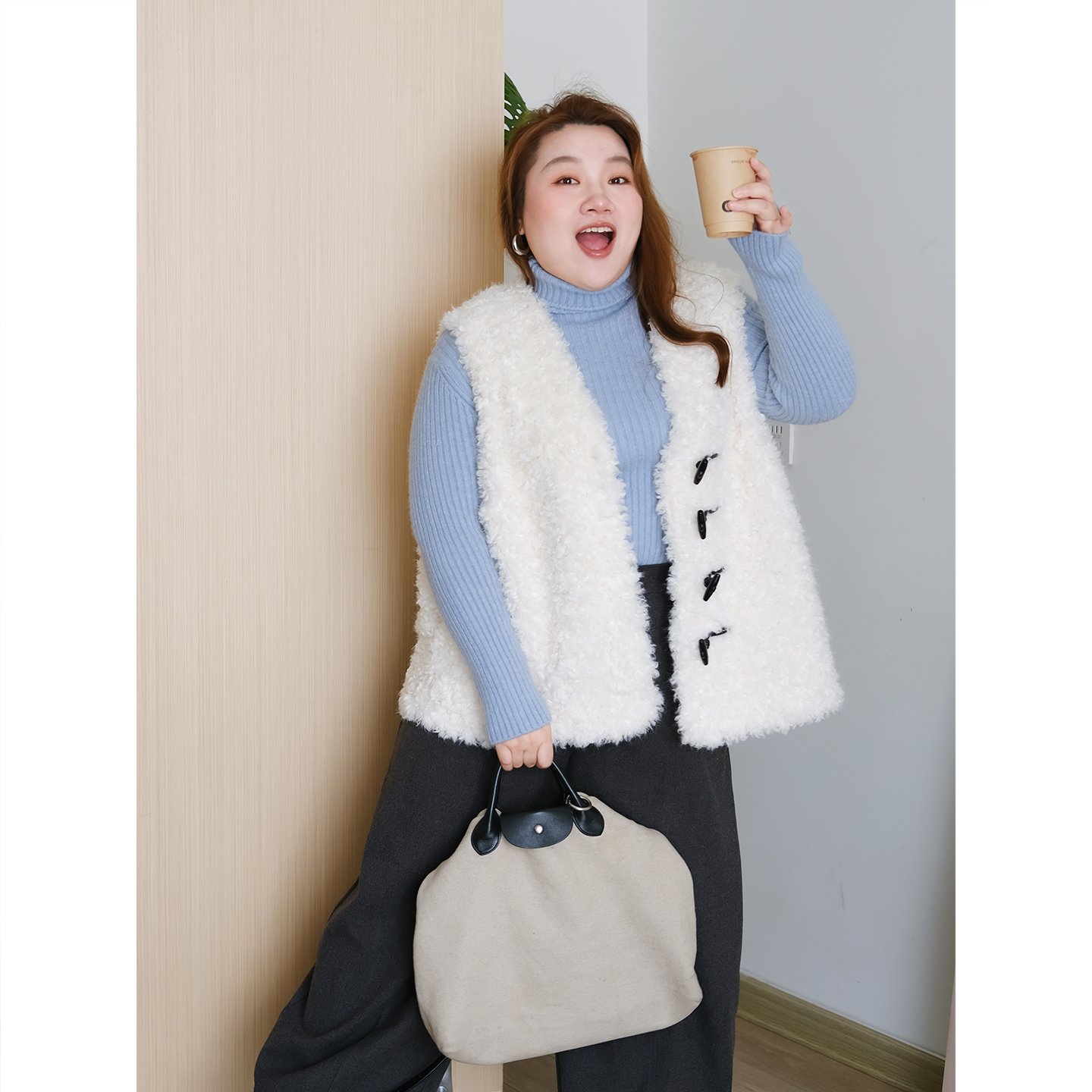 zooobaby11/24韩系简约仿皮毛一体牛角扣马甲加厚外套女显瘦上衣