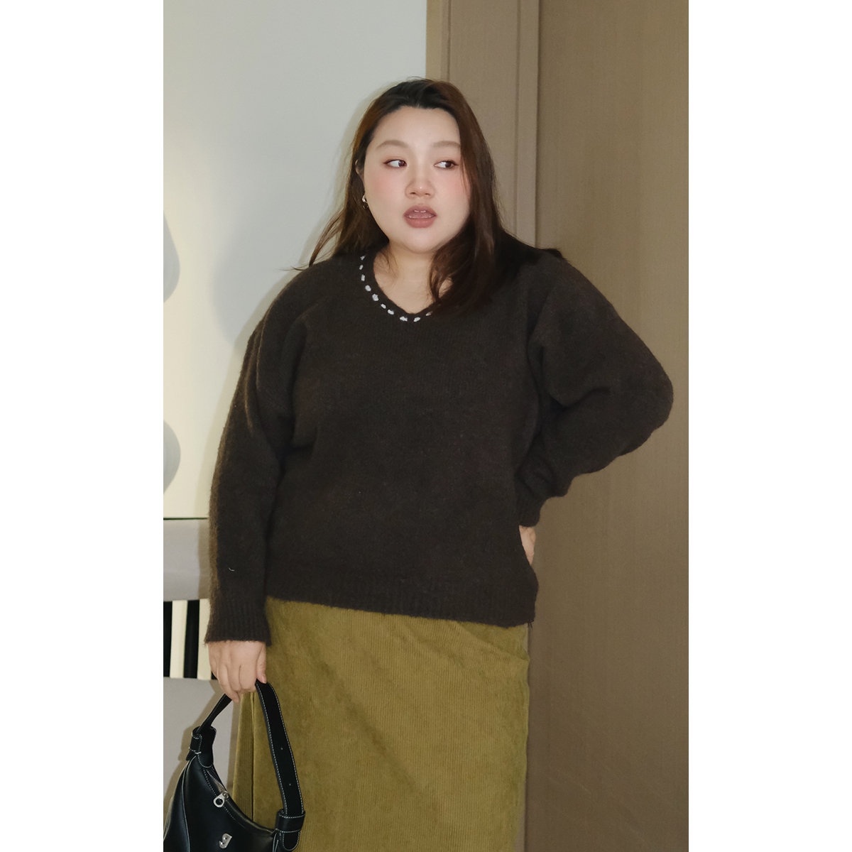 10/21晚八点 韩版v领宽松显瘦慵懒风纯色毛衣女套头