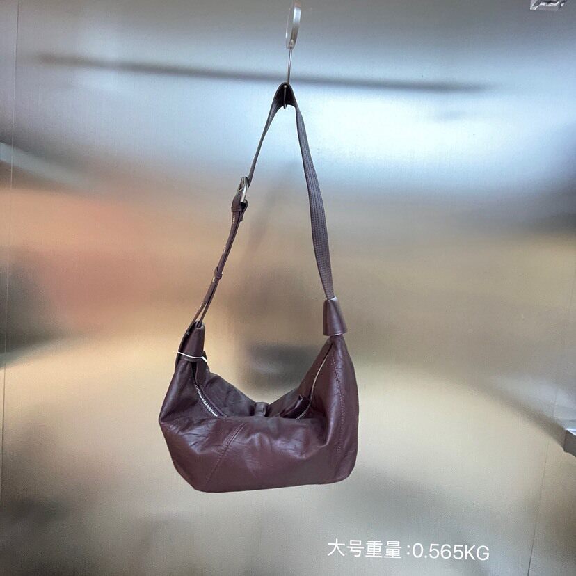 时尚褶皱饺子包2025新款网红牛皮