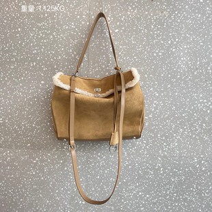 2025新款网红真皮女包磨砂皮羊羔毛复古单肩斜挎包大容量通勤托包