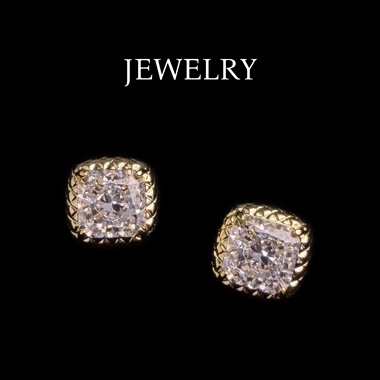 皇冠老店正品 方形冰花锆石耳钉 CIM250010