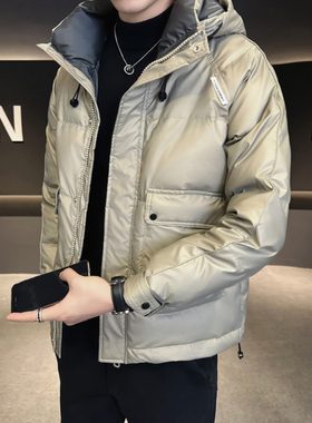 白色连帽羽绒服男士冬季加厚2025年新款痞帅短款高端冬装外套帅气