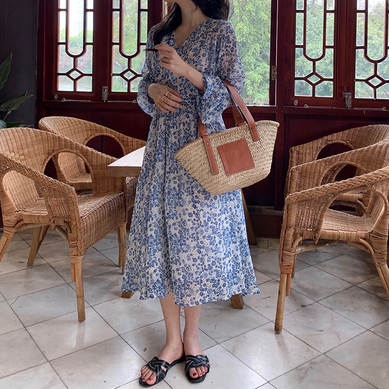 Real price ~ 2021 new mid length French retro slim waist V-neck floral dress women's spring